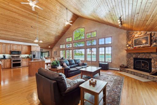 1823 313th Avenue NE, Cambridge, MN 55008