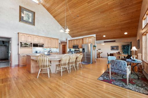 1823 313th Avenue NE, Cambridge, MN 55008