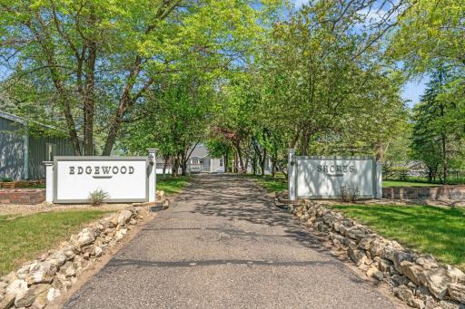 1823 313th Avenue NE, Cambridge, MN 55008