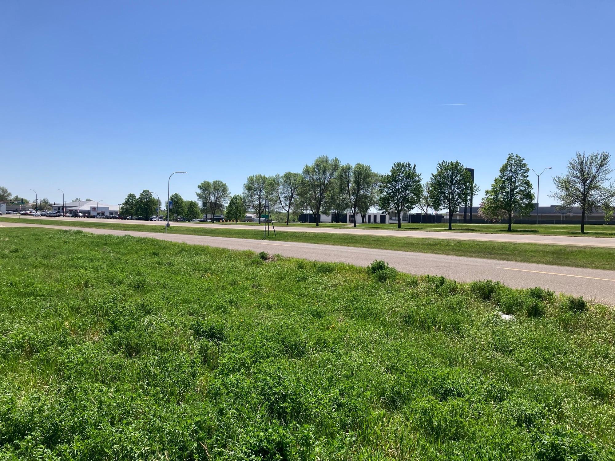 1400 Lincoln photo 7.jpeg