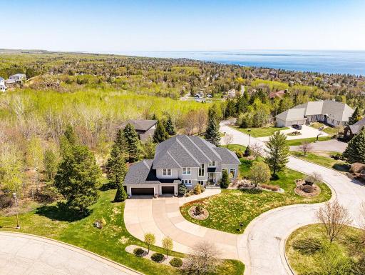 1224 S Ridge Road, Duluth, MN 55804