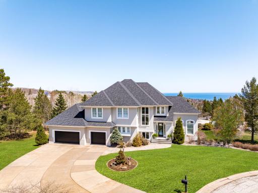 1224 S Ridge Road, Duluth, MN 55804