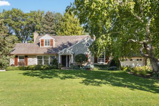 Welcome to 4606 Lakeview Drive in East Edina's Golf Terrace Heights