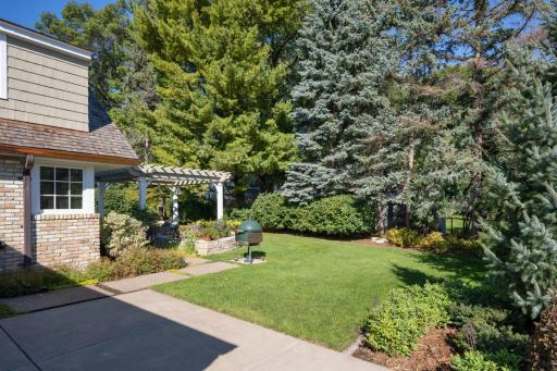 4606 Lakeview Drive, Minneapolis, MN 55424