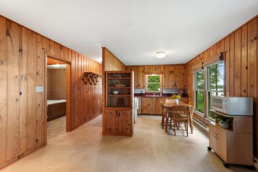 10001 Jeske Avenue NW, Annandale, MN 55302