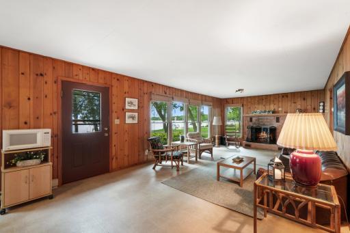 10001 Jeske Avenue NW, Annandale, MN 55302