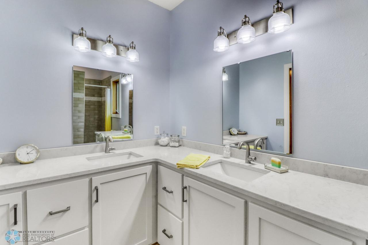 Primary Bathroom-1280.JPG