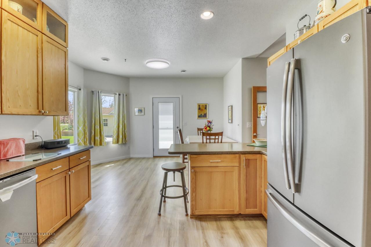 Kitchen1_6-1280.JPG