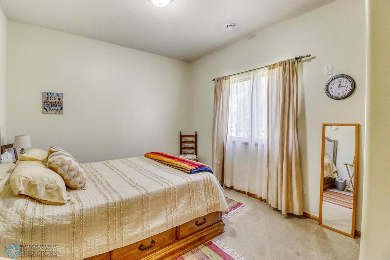 Bedroom2_1-1280.JPG