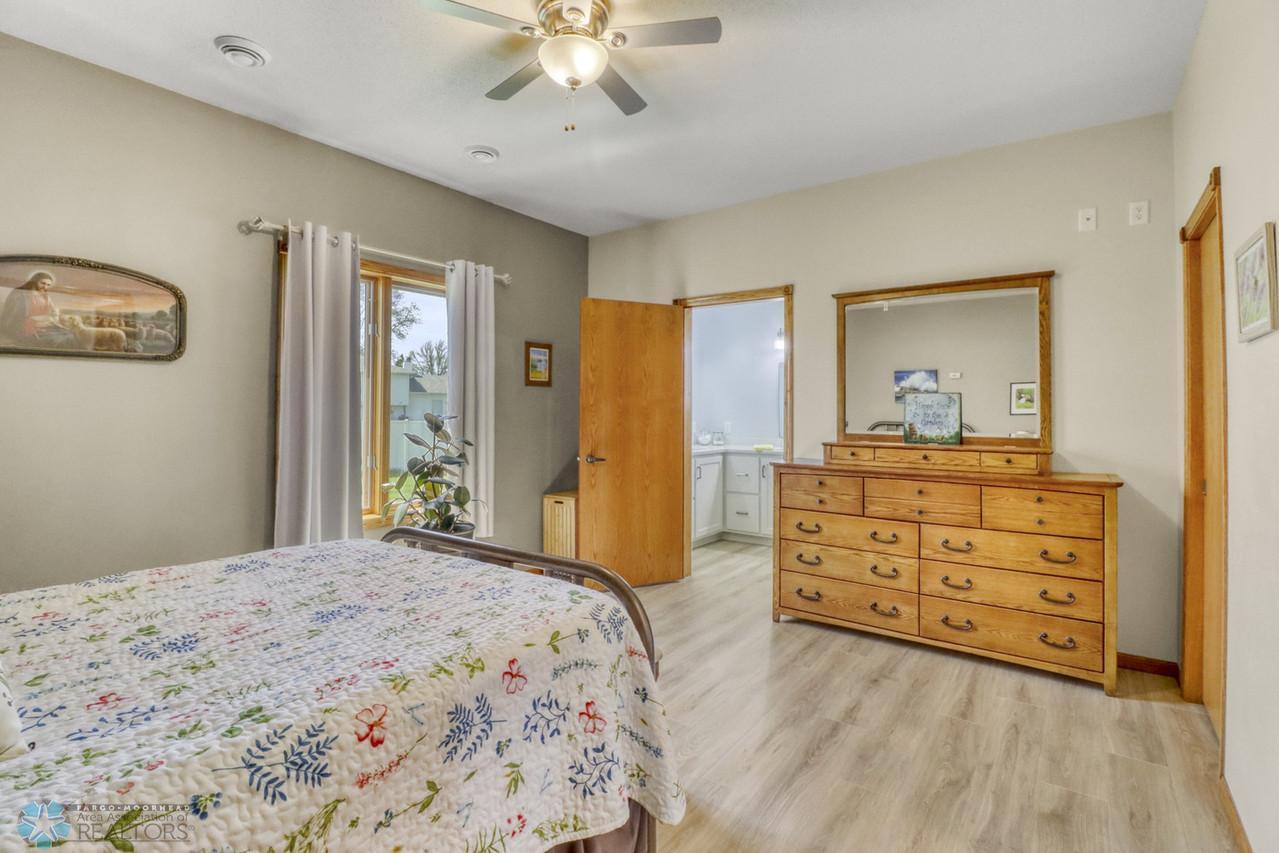 Primary Bedroom1_1-1280.JPG