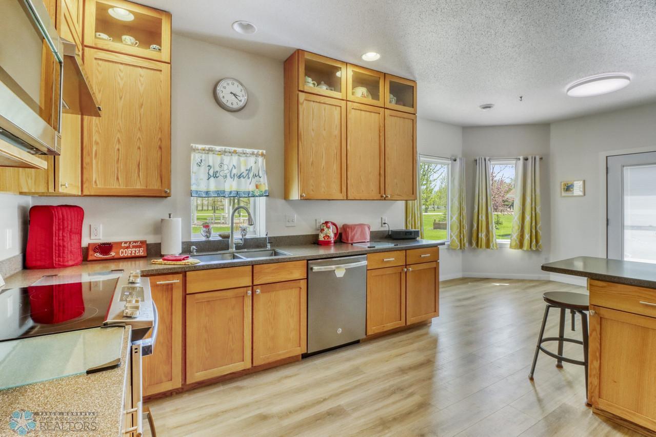 Kitchen1_5-1280.JPG