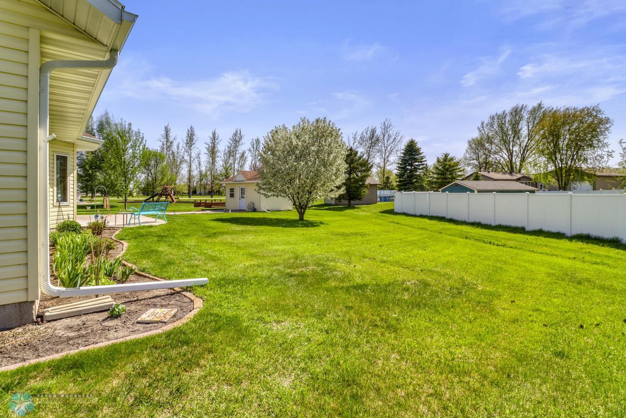 Backyard1_1-1280.JPG