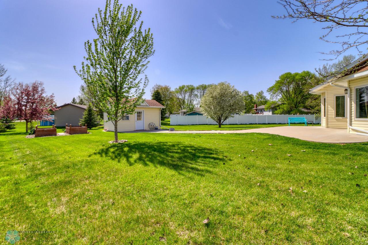 Backyard1_7-1280.jpg