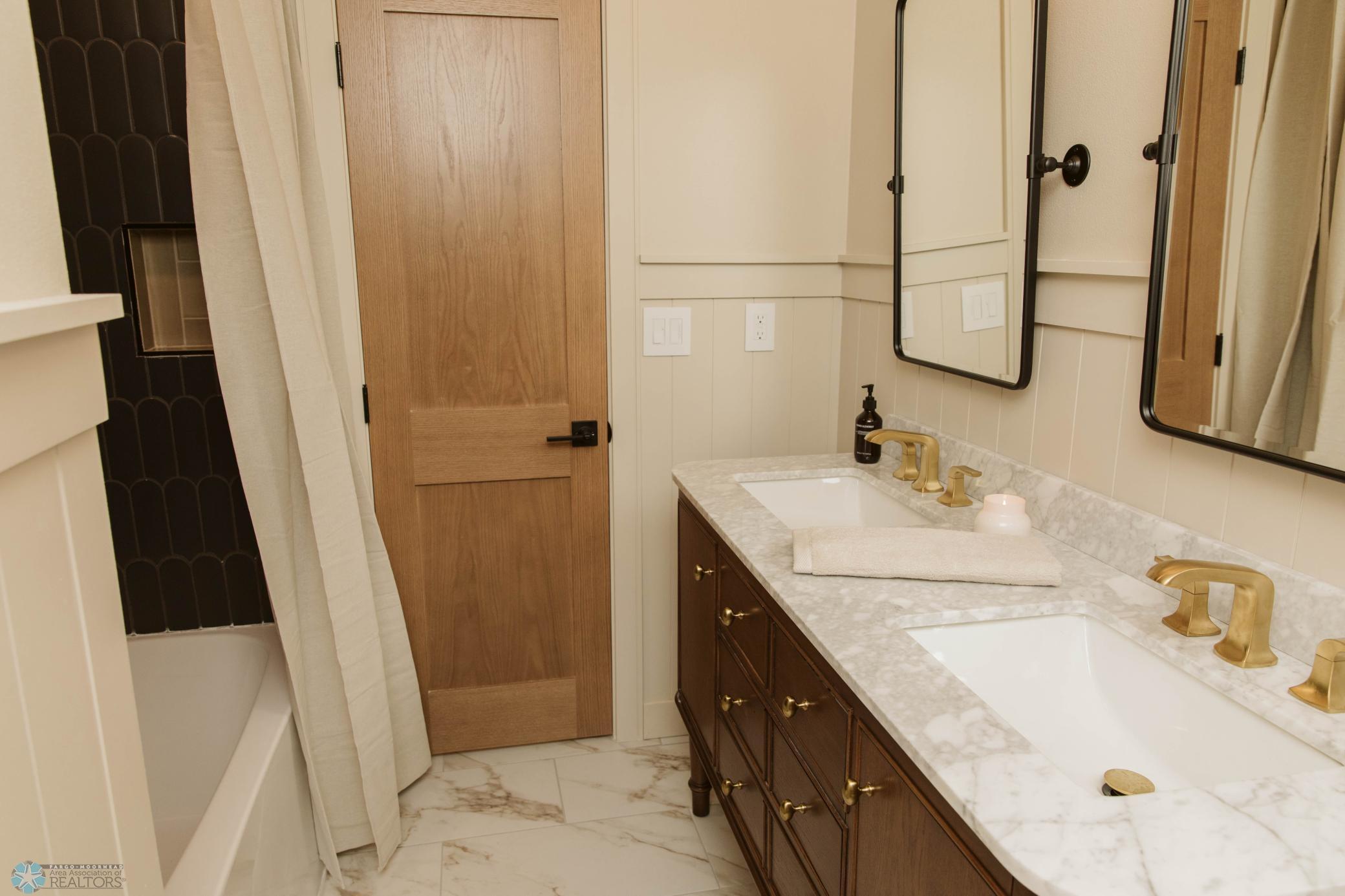 Double Sinks Main Floor Full bath