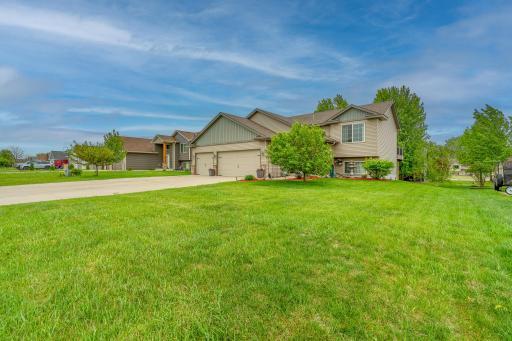 345 Horizon Drive, Le Center, MN 56057