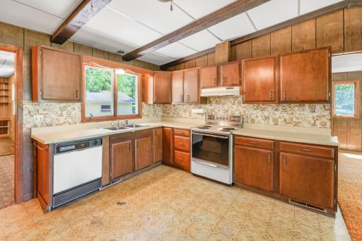 Kitchen a.jpg
