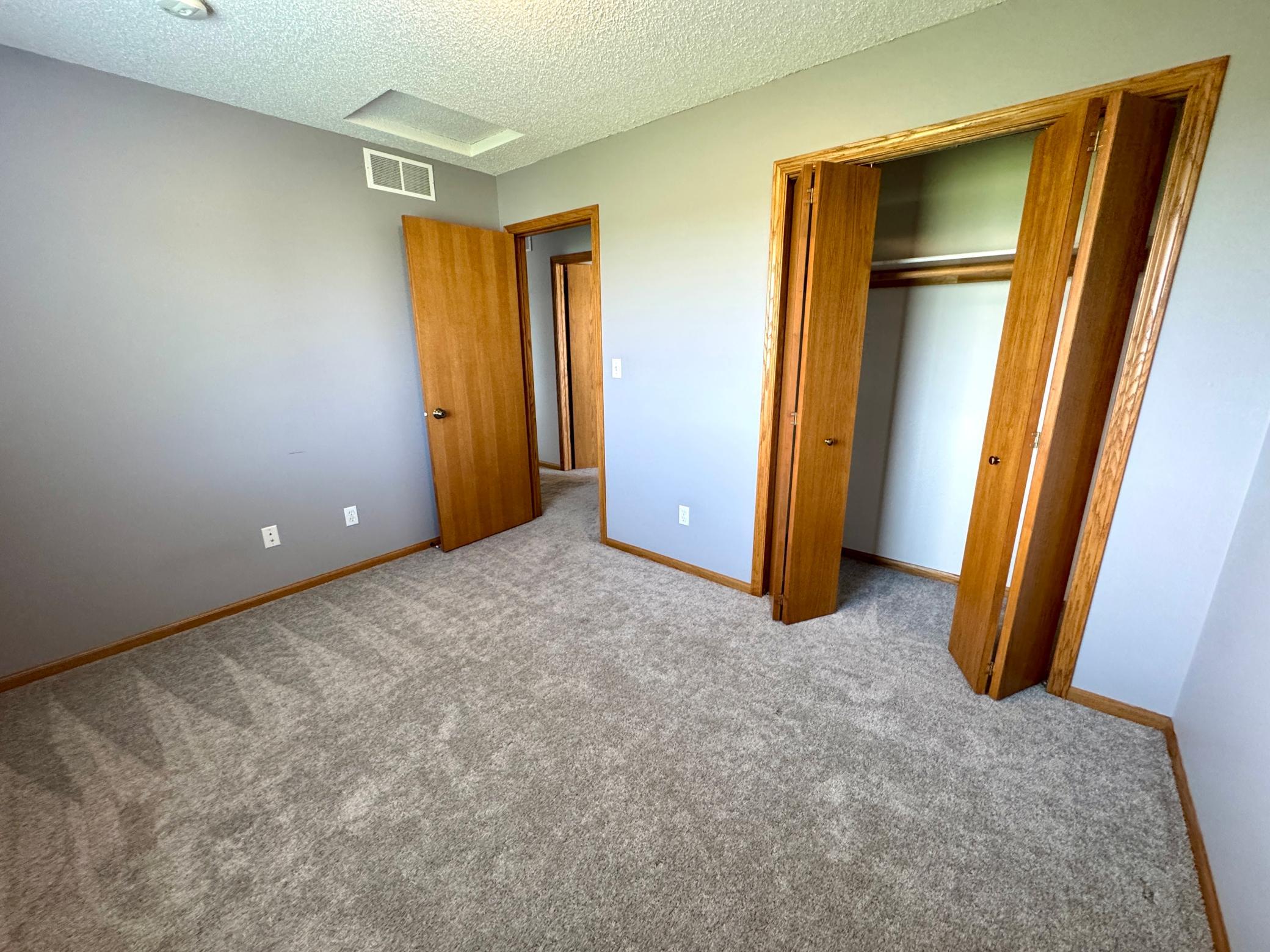 bedroom 1b