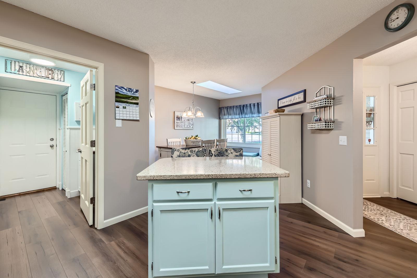 8914 Thomas Dr - Web Quality - 013 - 20 Kitchen.jpg