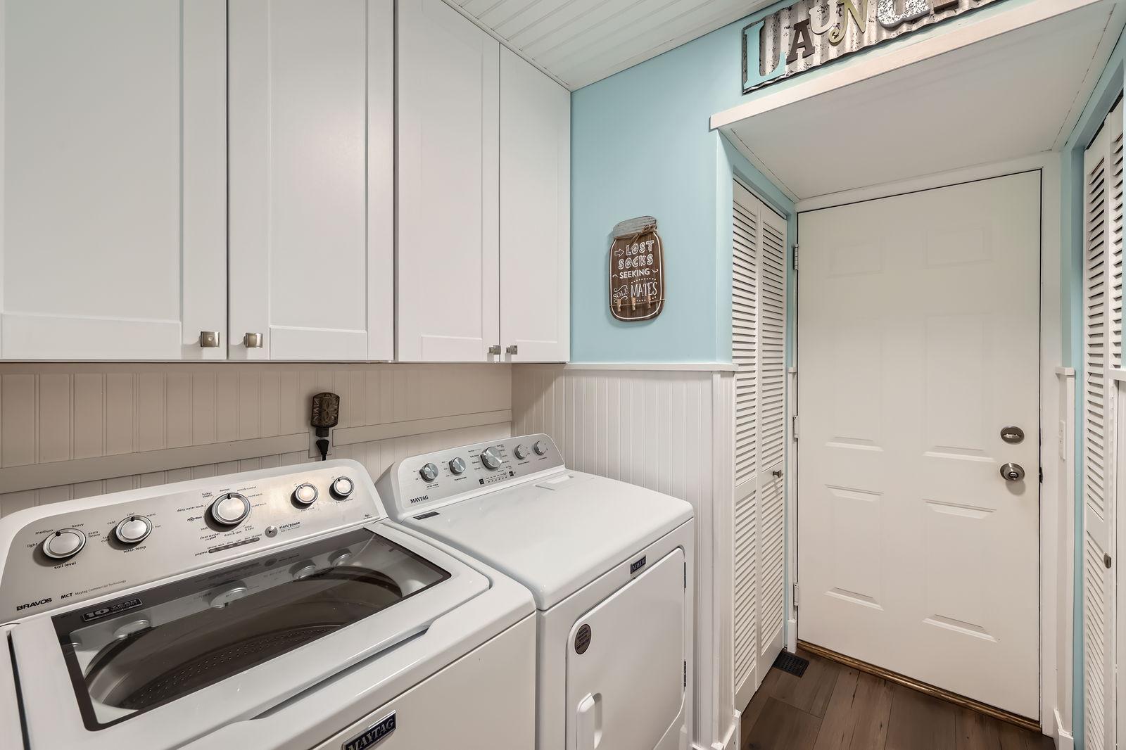 8914 Thomas Dr - Web Quality - 022 - 35 Laundry Room.jpg