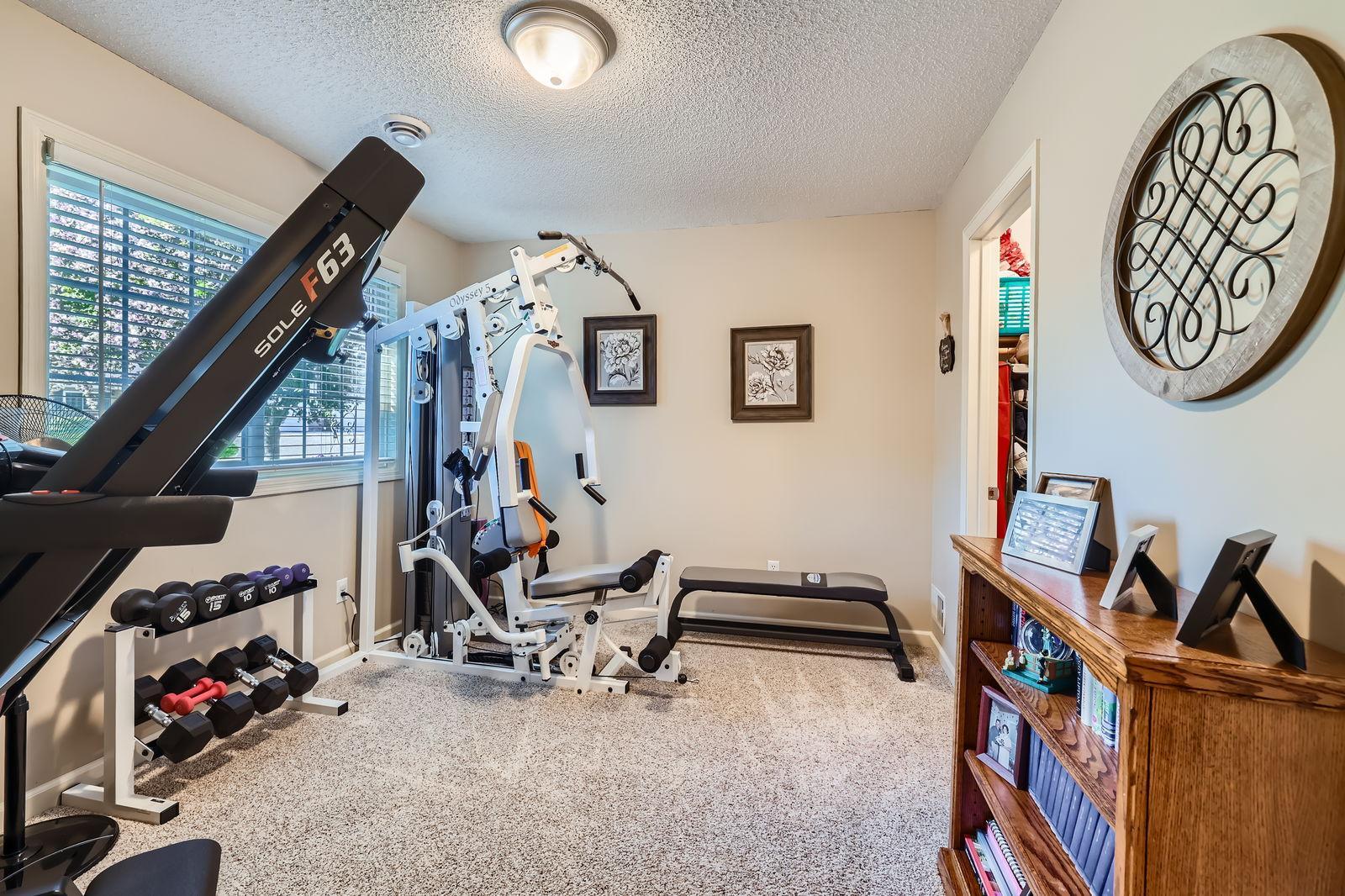 2nd bedroom