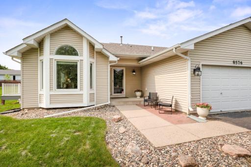 8576 Chanhassen Hills Drive S, Chanhassen, MN 55317