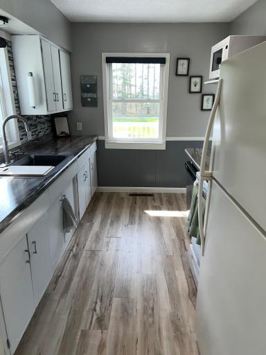 603 Main Avenue N, Roseau, MN 56751