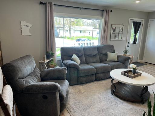 603 Main Avenue N, Roseau, MN 56751