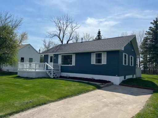 603 Main Avenue N, Roseau, MN 56751