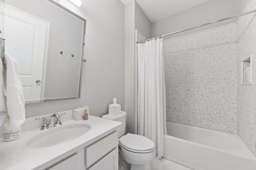 10021 Frederick Place, Eden Prairie, MN 55347