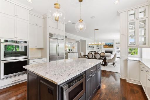 10021 Frederick Place, Eden Prairie, MN 55347