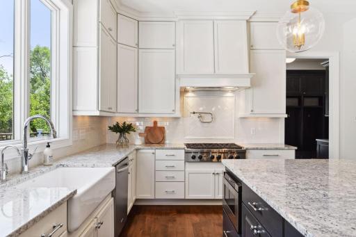 10021 Frederick Place, Eden Prairie, MN 55347