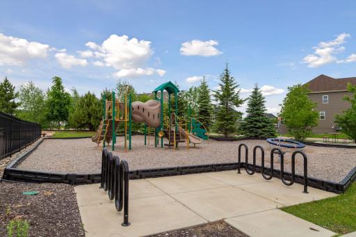 10021 Frederick Place, Eden Prairie, MN 55347