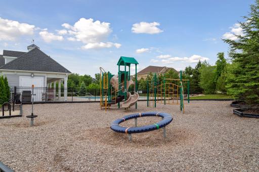10021 Frederick Place, Eden Prairie, MN 55347