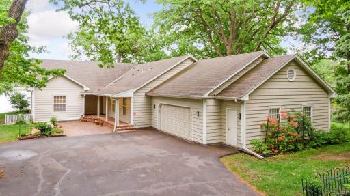 6 W Shore Road, North Oaks, MN 55127