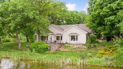 6 W Shore Road, North Oaks, MN 55127