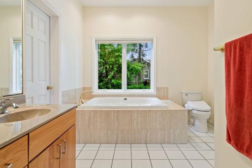 6 W Shore Road, North Oaks, MN 55127