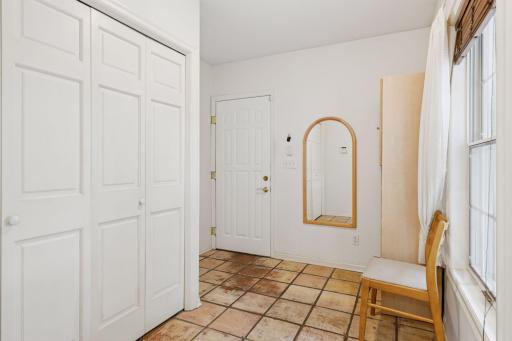 6 W Shore Road, North Oaks, MN 55127
