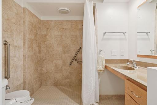 6 W Shore Road, North Oaks, MN 55127