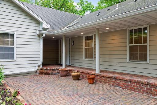 6 W Shore Road, North Oaks, MN 55127