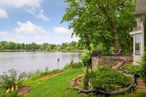 6 W Shore Road, North Oaks, MN 55127