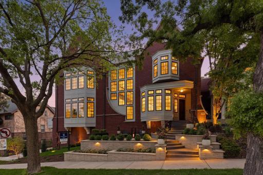 1301 Mount Curve Avenue, Minneapolis, MN 55403