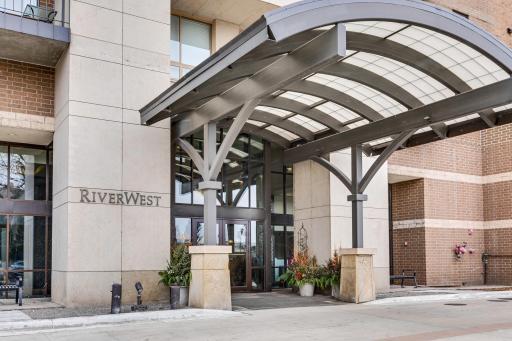 Welcome to RiverWest, just steps from the river front!