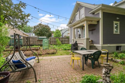 1013 Lawson Avenue E, Saint Paul, MN 55106
