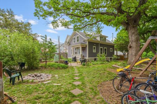 1013 Lawson Avenue E, Saint Paul, MN 55106
