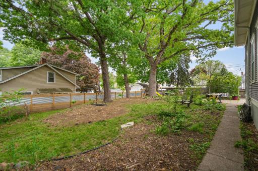 1013 Lawson Avenue E, Saint Paul, MN 55106