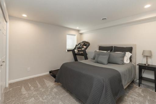 4132 Oakbrooke Curve, Saint Paul, MN 55122