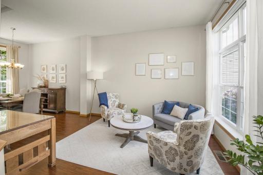 4132 Oakbrooke Curve, Saint Paul, MN 55122