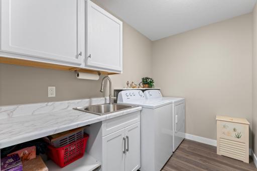 409 10th Street NW, Dodge Center, MN 55927