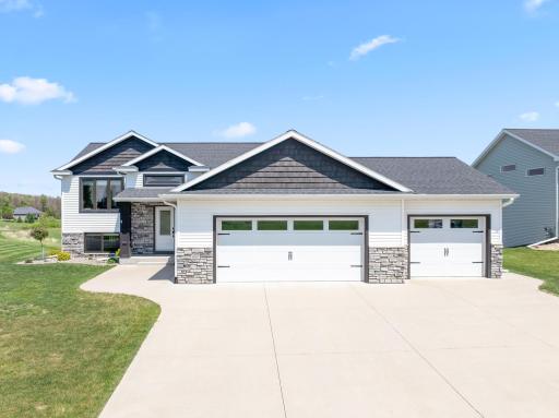 409 10th Street NW, Dodge Center, MN 55927