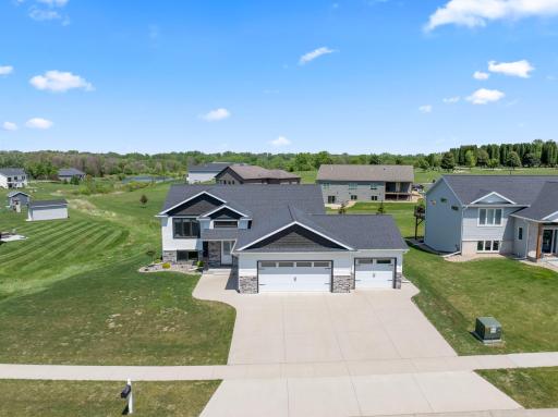 409 10th Street NW, Dodge Center, MN 55927